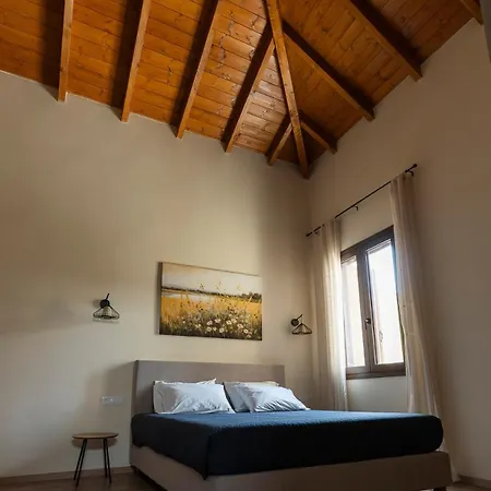 Eviona Iris Apartment