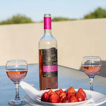 Eviona Iris Apartman *