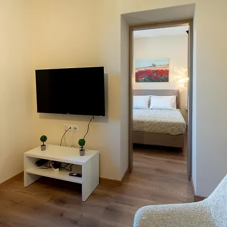 Eviona Iris Apartamento *